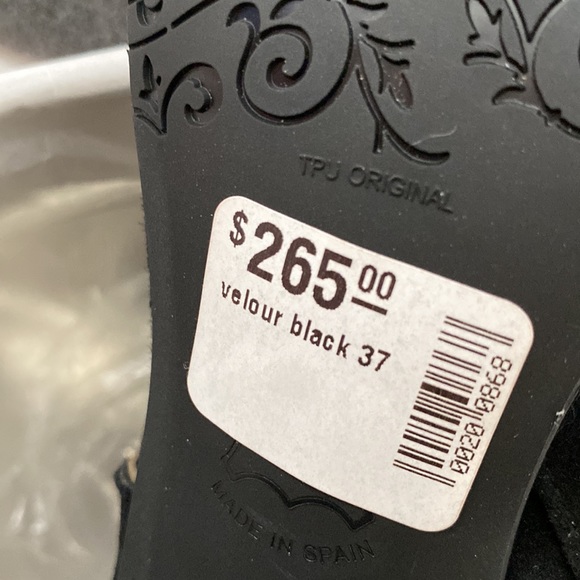 Brenda Zaro scalloped softest velour leather lined block heel Tania boots - Picture 11 of 16